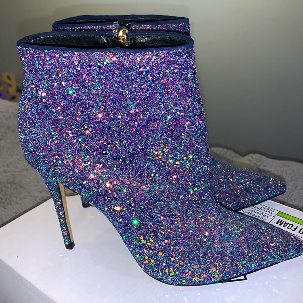 Rhinestone sparkly stilettos 😍✨